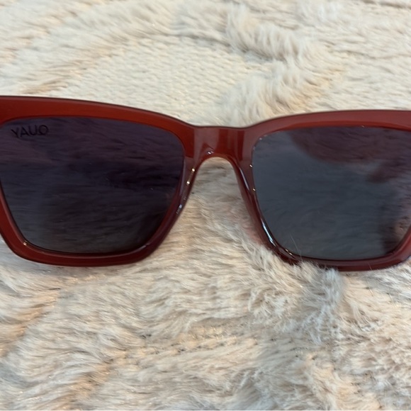 Quay Call The Shots Sunglasses - Picture 6 of 6